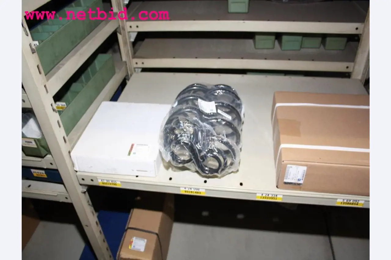 well-maintained machines from the sector automobile workshop -8