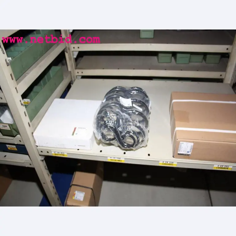 well-maintained machines from the sector automobile workshop -8