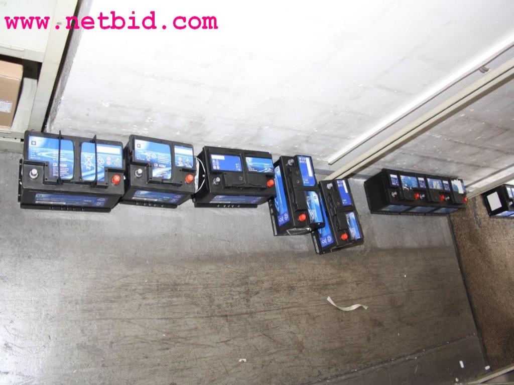 well-maintained machines from the sector automobile workshop -9