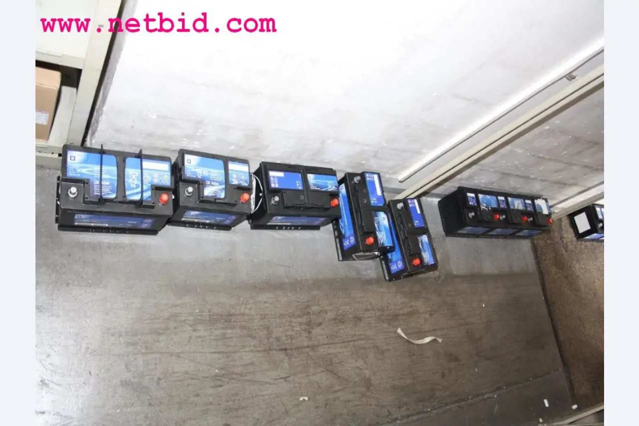 well-maintained machines from the sector automobile workshop -9