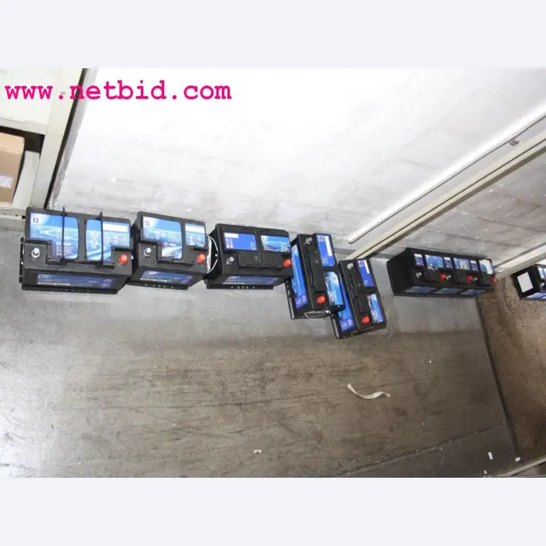 well-maintained machines from the sector automobile workshop -9