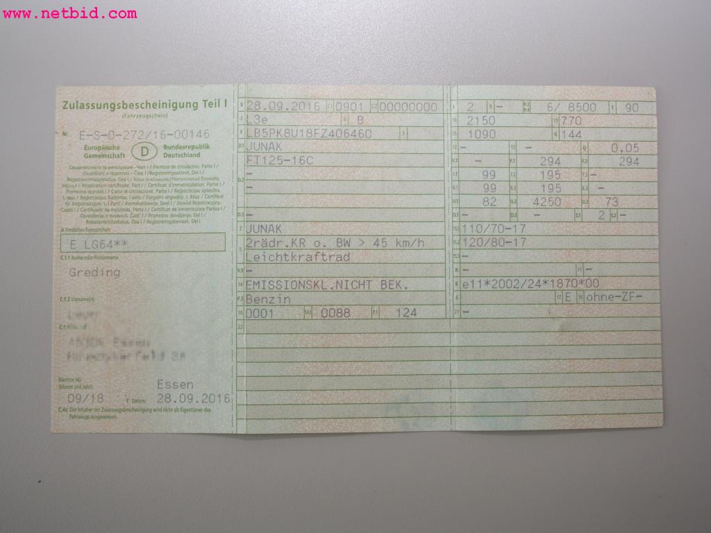 well-maintained machines from the sector automobile workshop -7