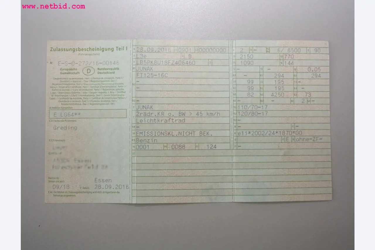 well-maintained machines from the sector automobile workshop -7