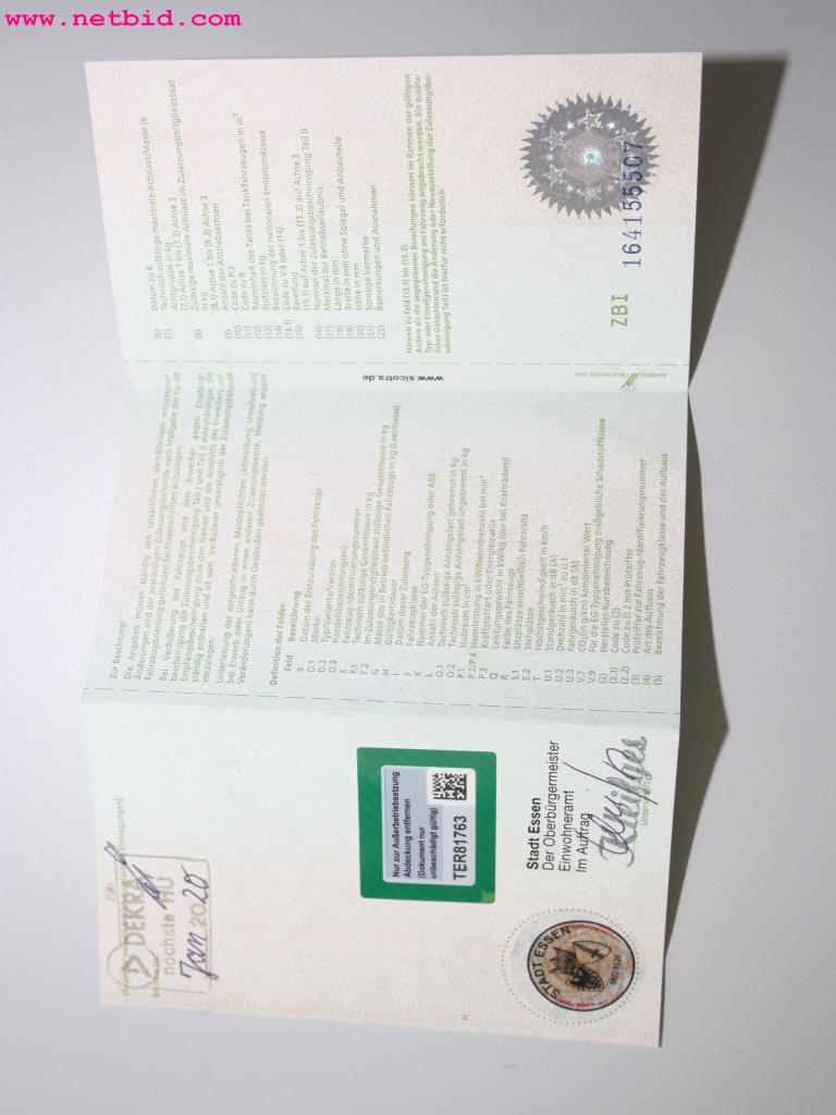 well-maintained machines from the sector automobile workshop -16