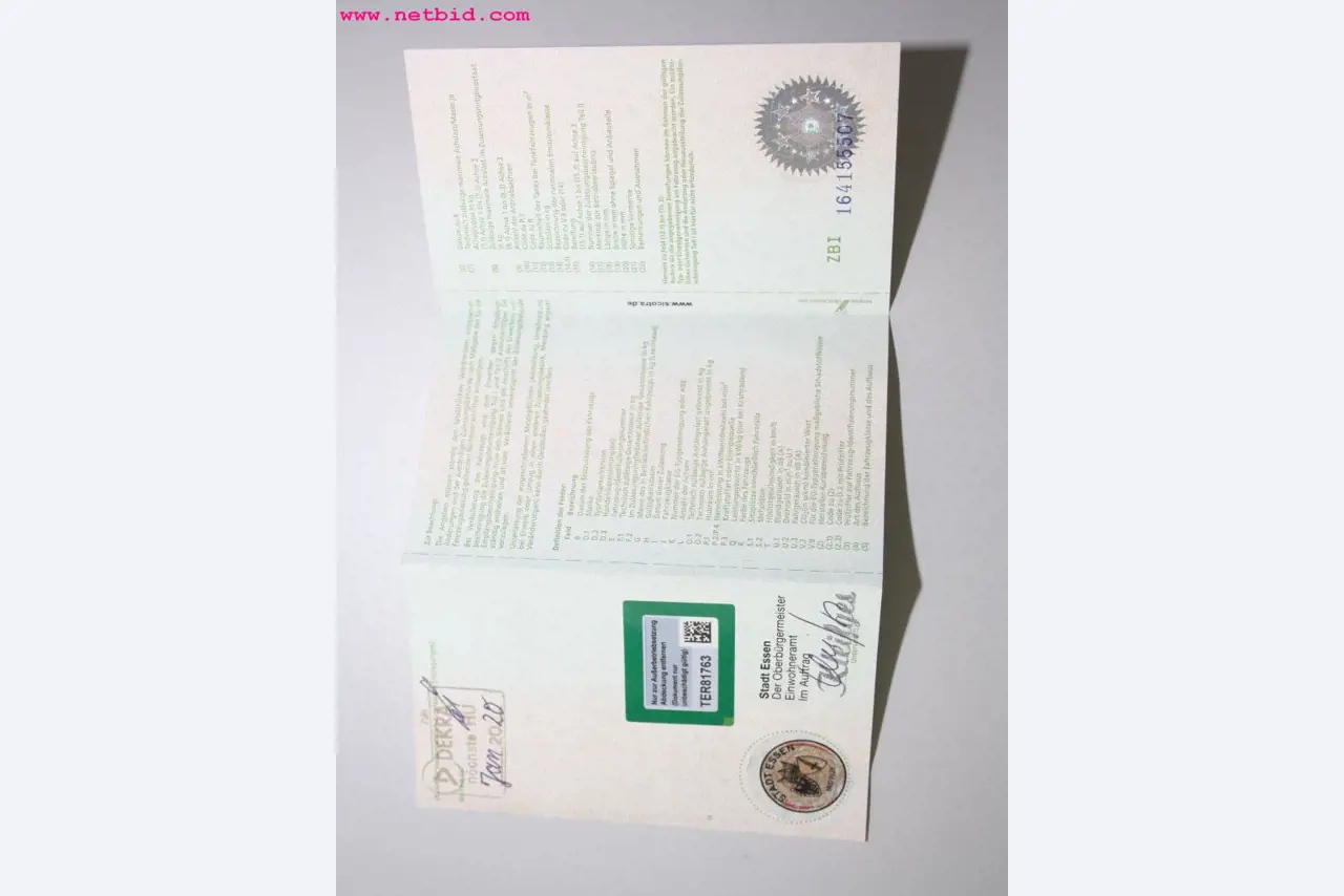 well-maintained machines from the sector automobile workshop -16