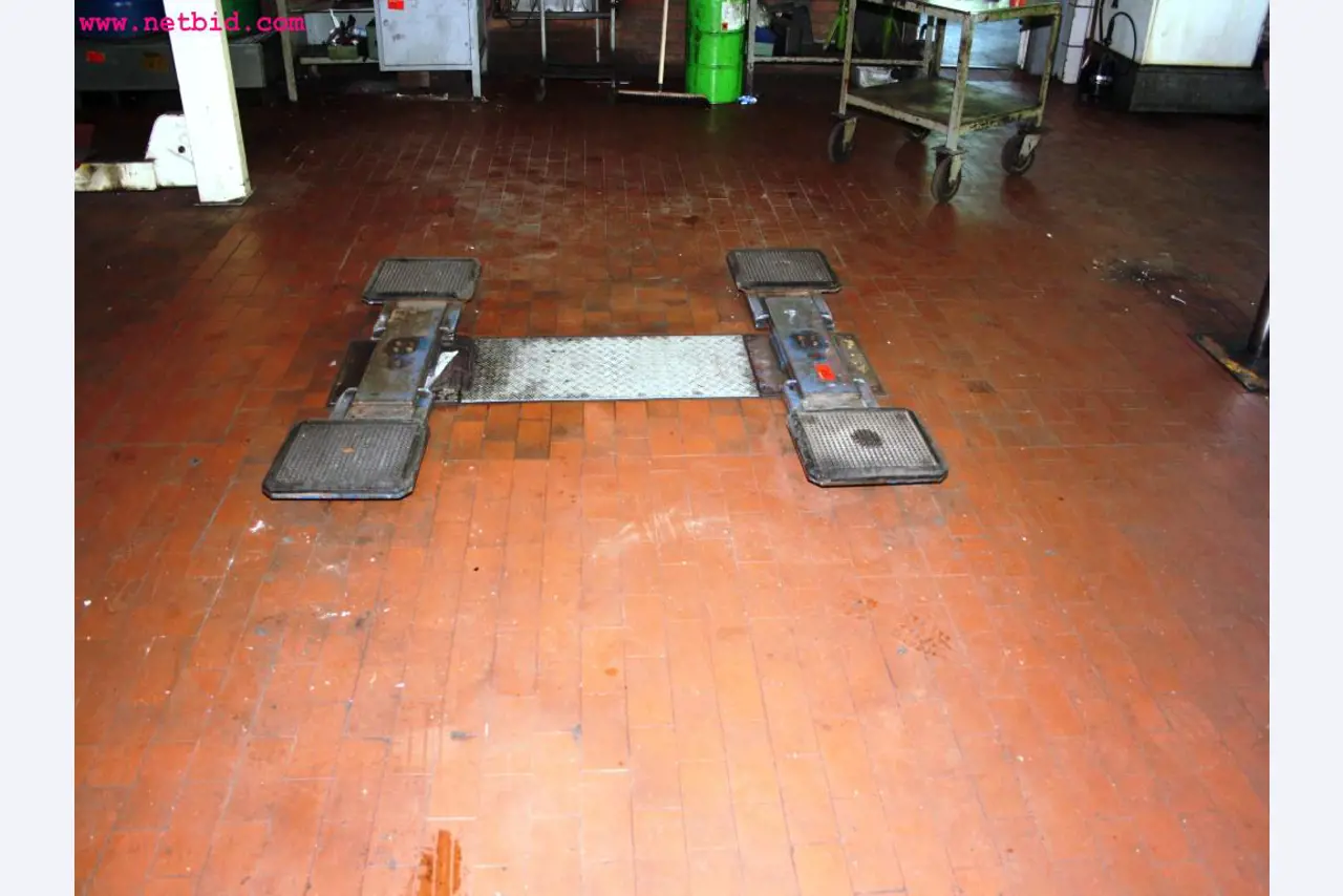 well-maintained machines from the sector automobile workshop -1