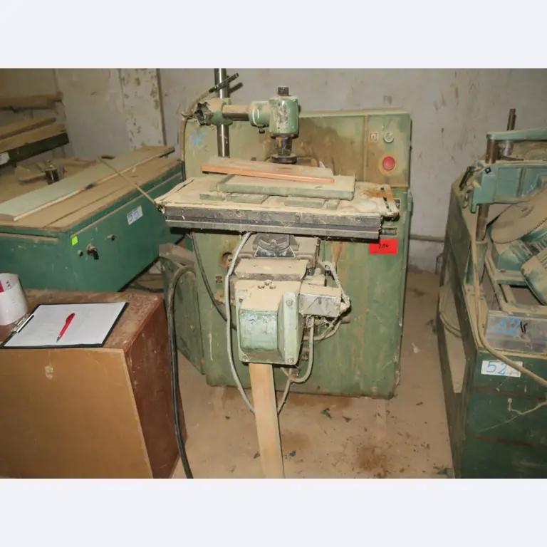 well maintained machines for wood processing-1