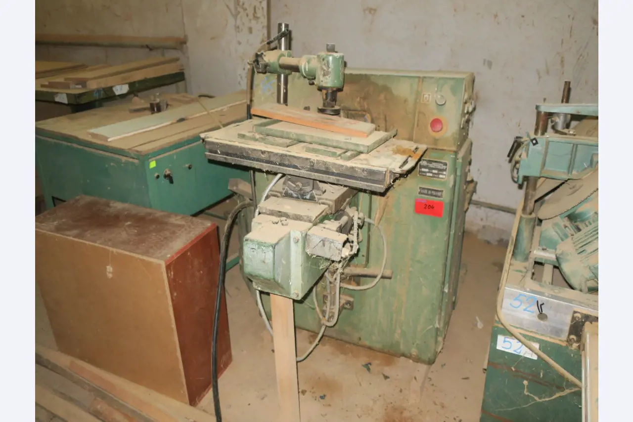 well maintained machines for wood processing-2