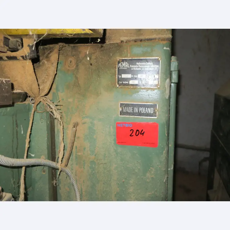 well maintained machines for wood processing-3