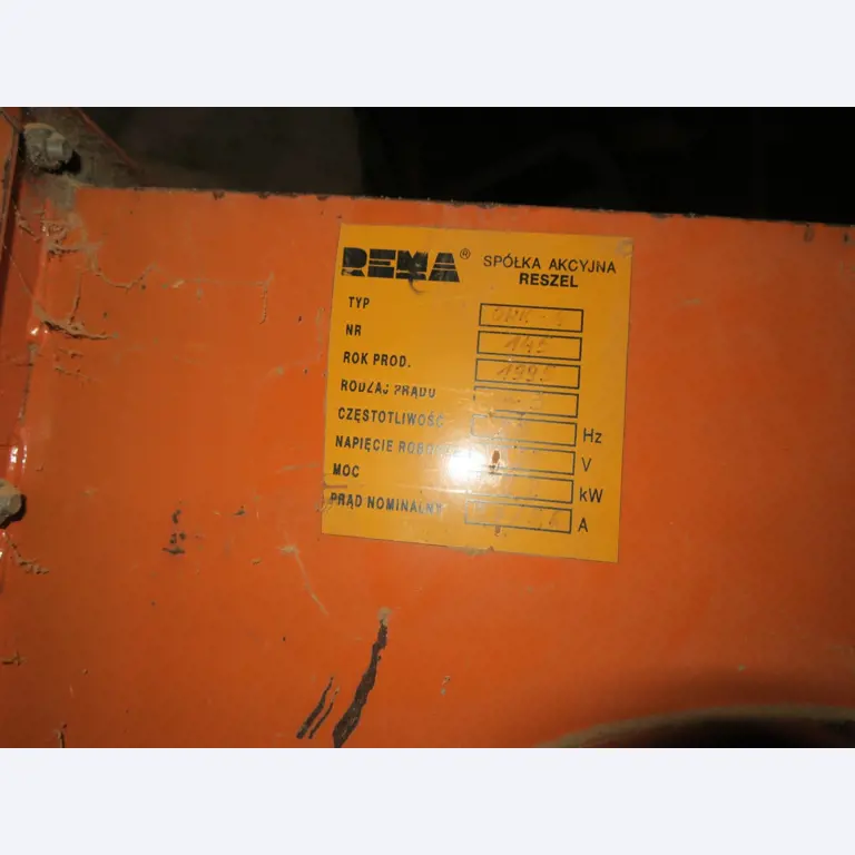 well maintained machines for wood processing-3