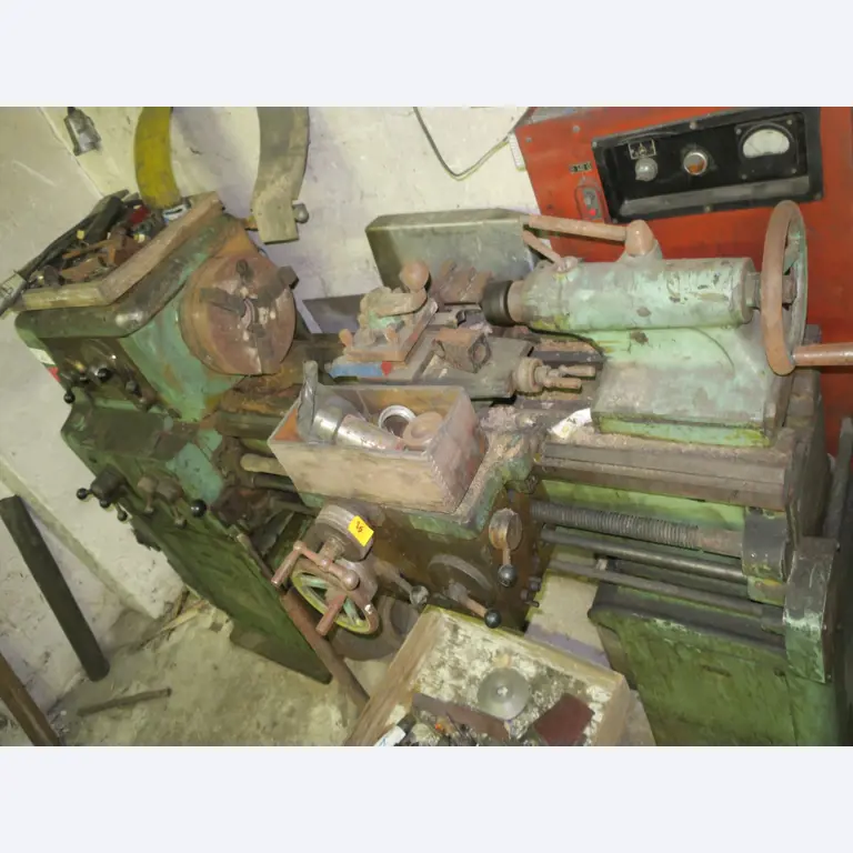 dobro vzdrževani stroji za obdelavo lesa.-5