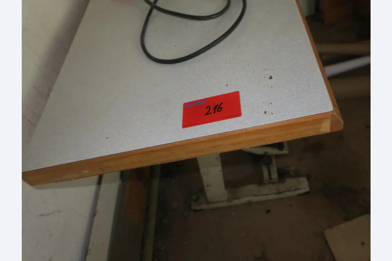 máquinas para trabalhar madeira bem conservadas-6