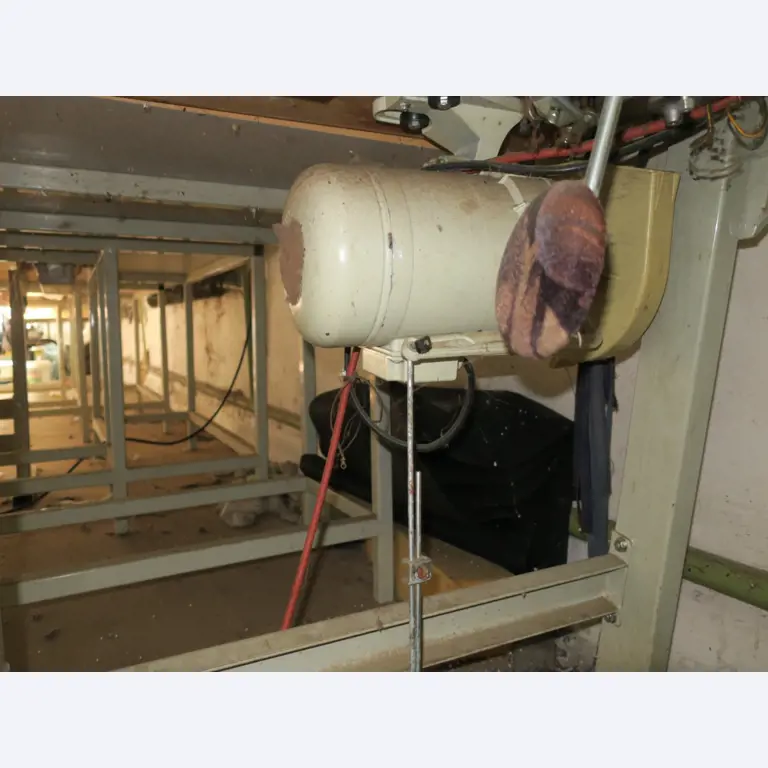 dobro vzdrževani stroji za obdelavo lesa.-5