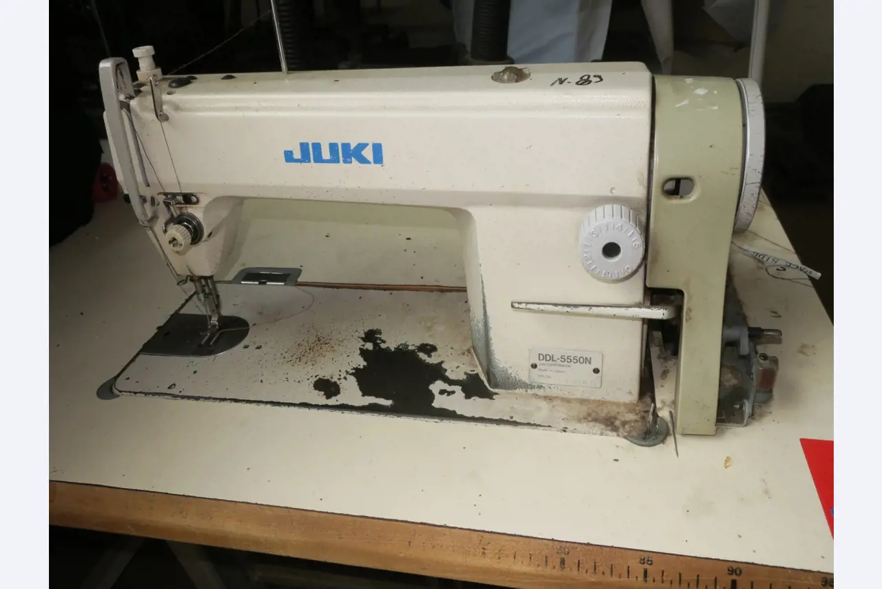 dobro vzdrževani stroji za obdelavo lesa.-2