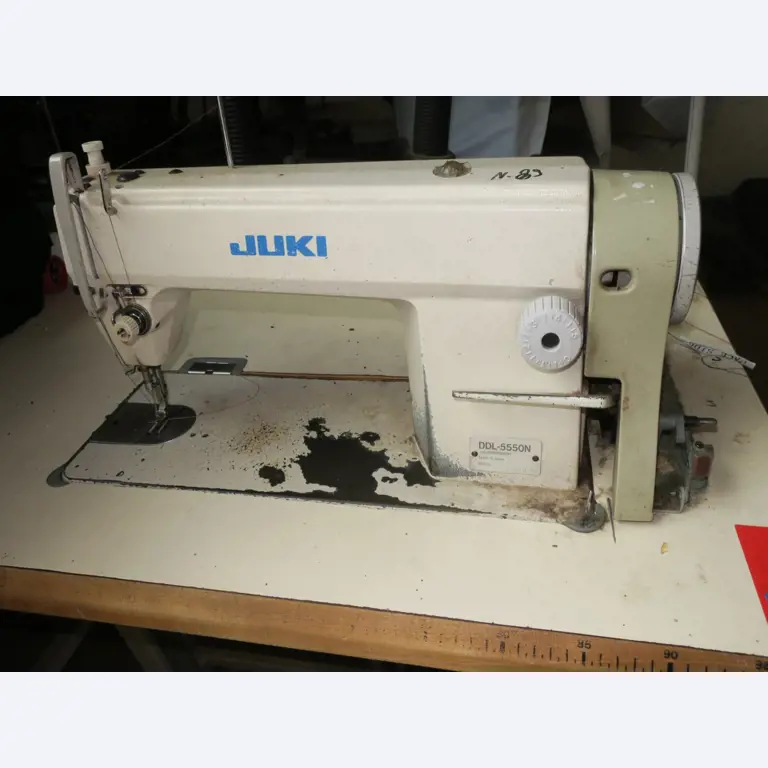 dobro vzdrževani stroji za obdelavo lesa.-2