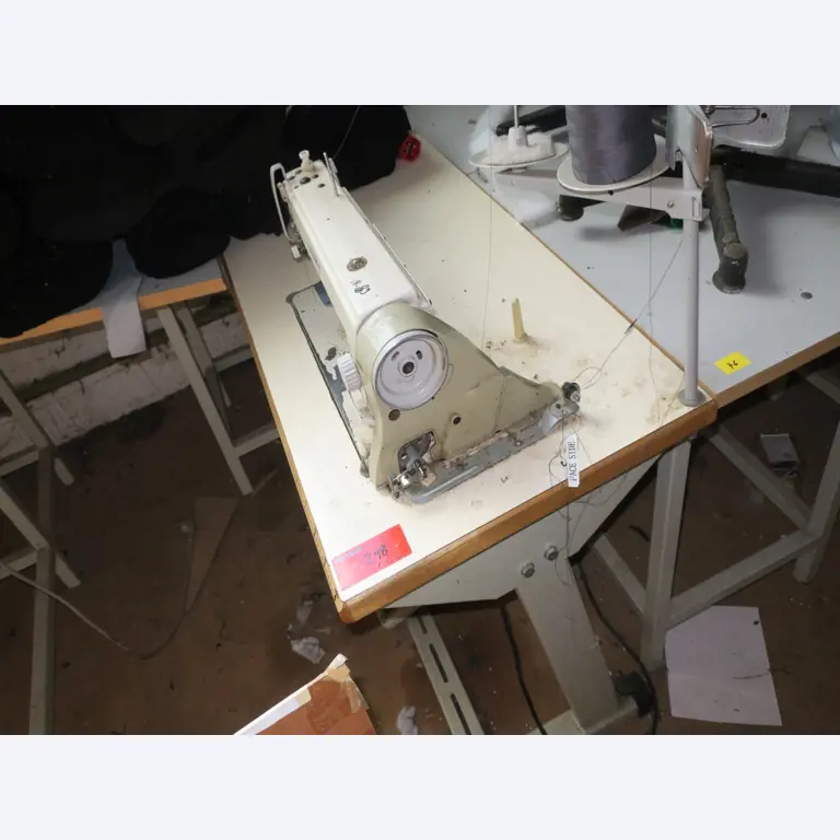 dobro vzdrževani stroji za obdelavo lesa.-4