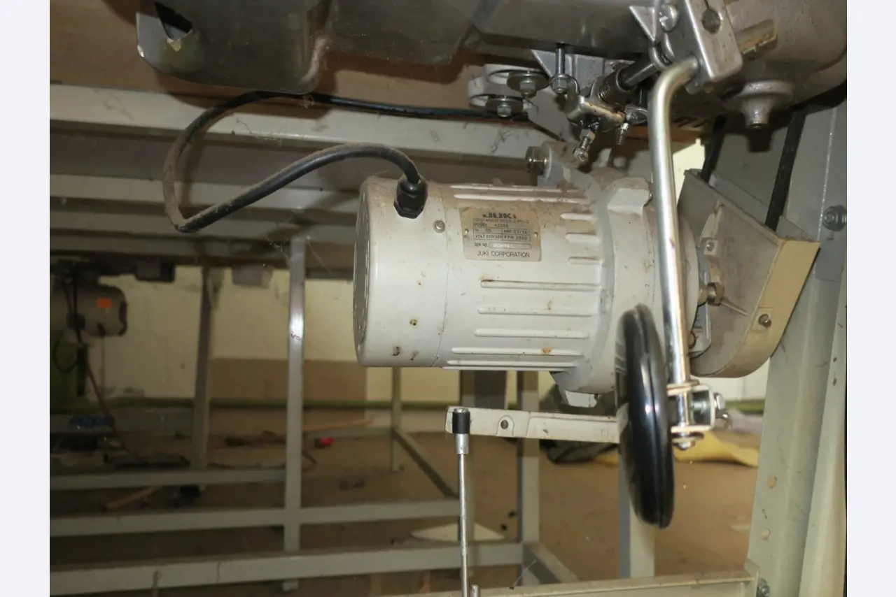 dobro vzdrževani stroji za obdelavo lesa.-5