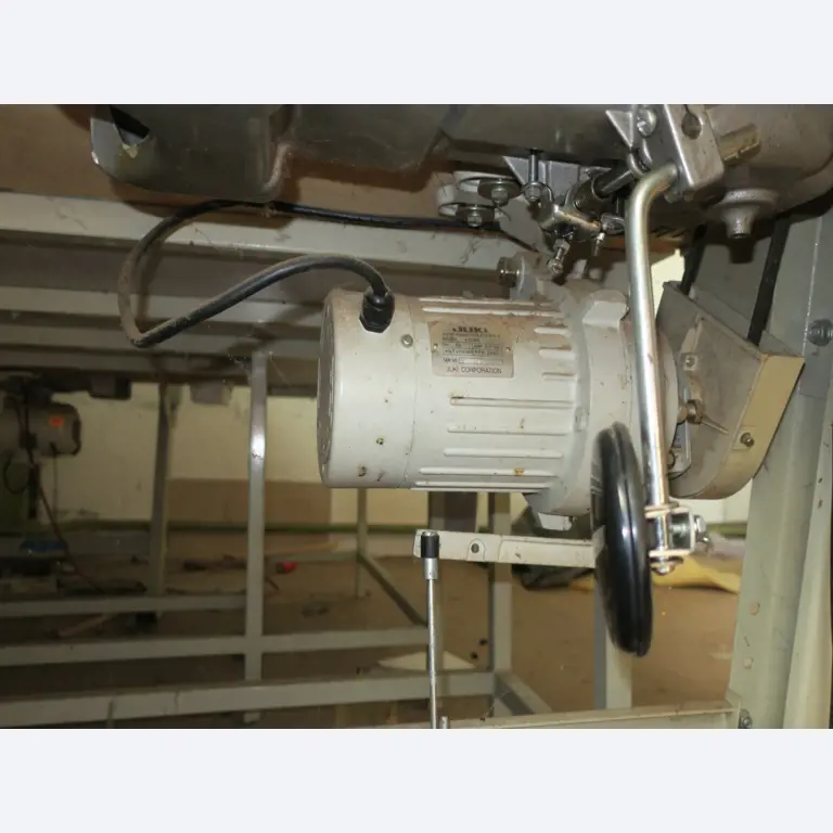 dobro vzdrževani stroji za obdelavo lesa.-5