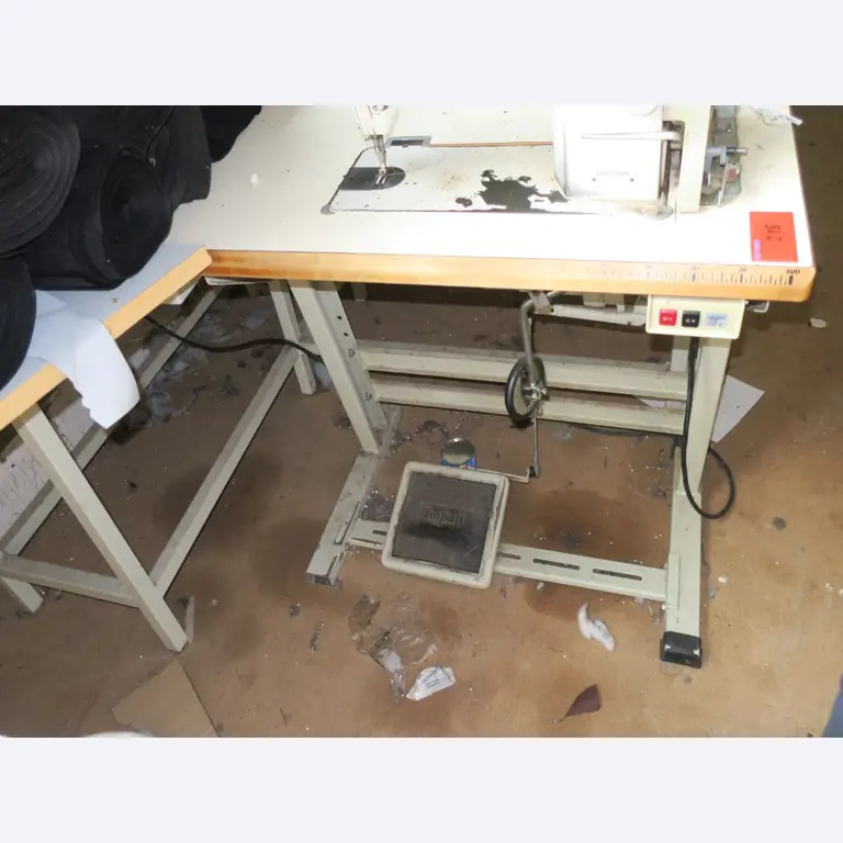 dobro vzdrževani stroji za obdelavo lesa.-6