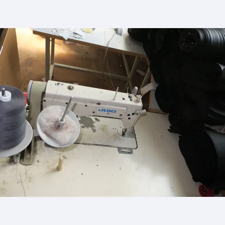 dobro vzdrževani stroji za obdelavo lesa.-8