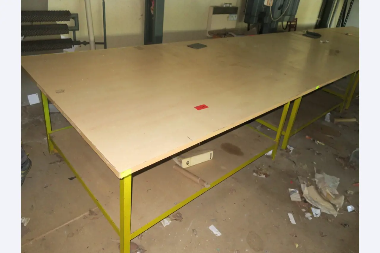 well maintained machines for wood processing-1