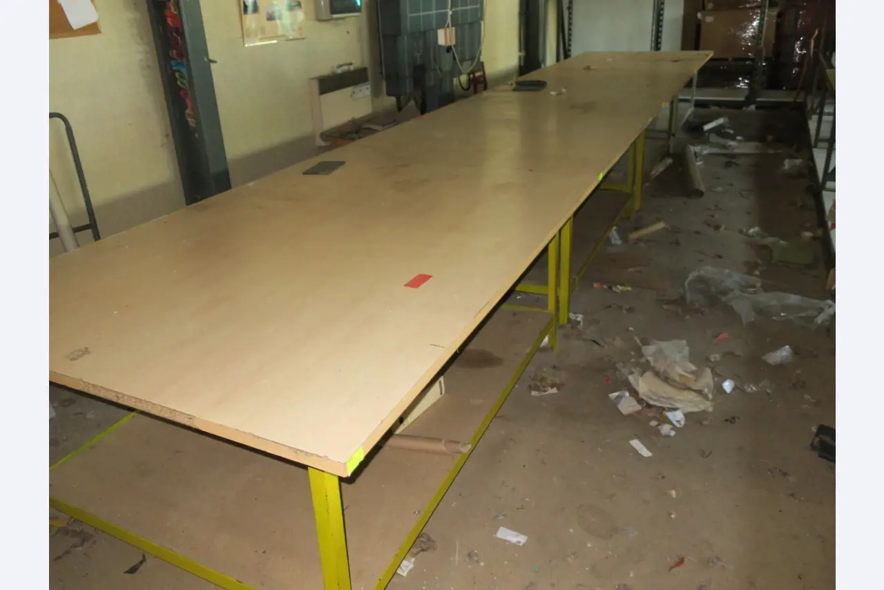 well maintained machines for wood processing-2