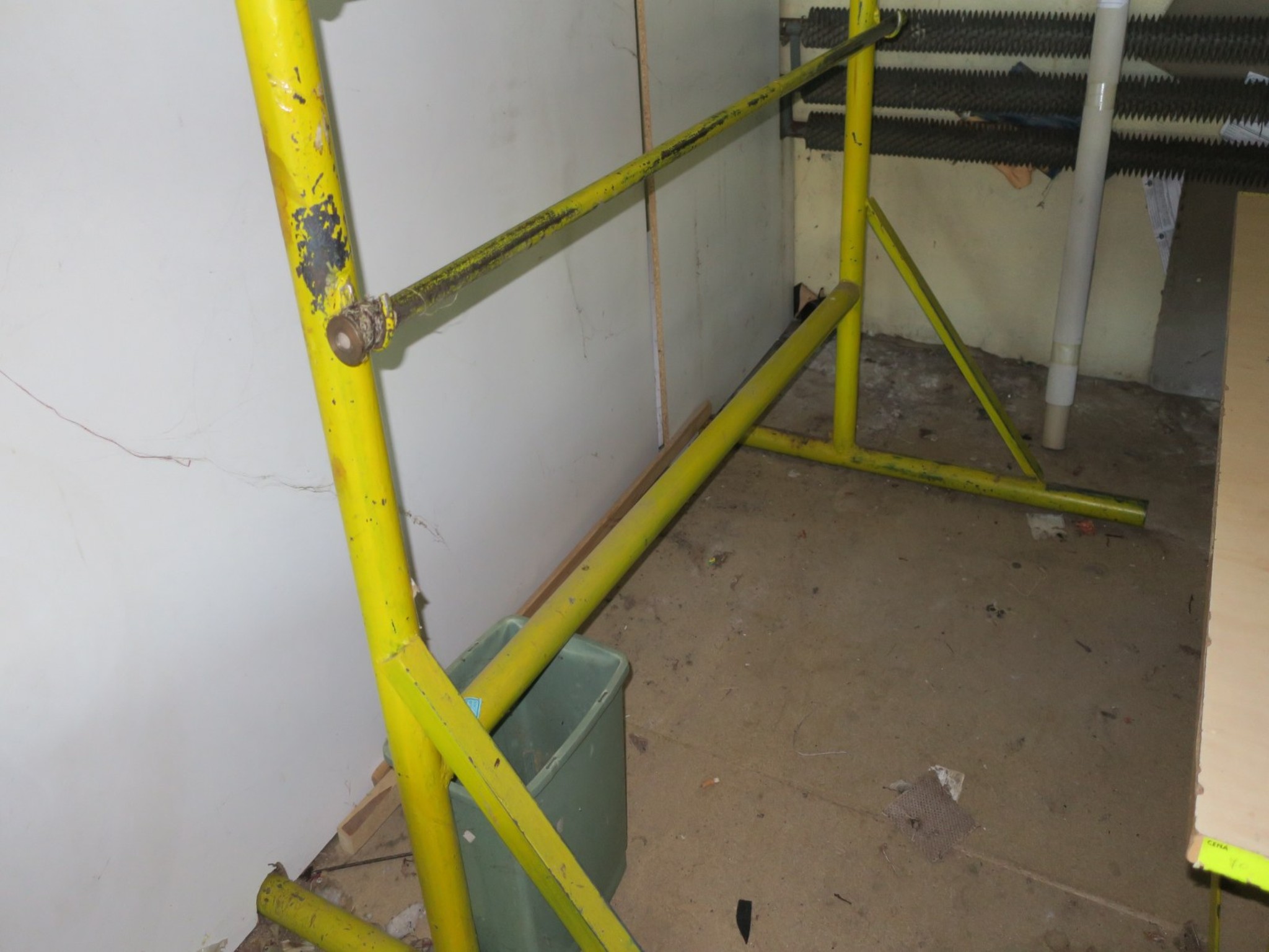 dobro vzdrževani stroji za obdelavo lesa.-5