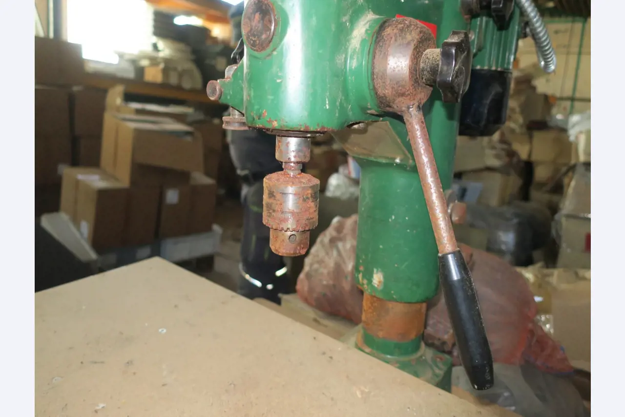 máquinas para trabalhar madeira bem conservadas-5