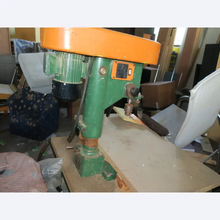 máquinas para trabalhar madeira bem conservadas-8