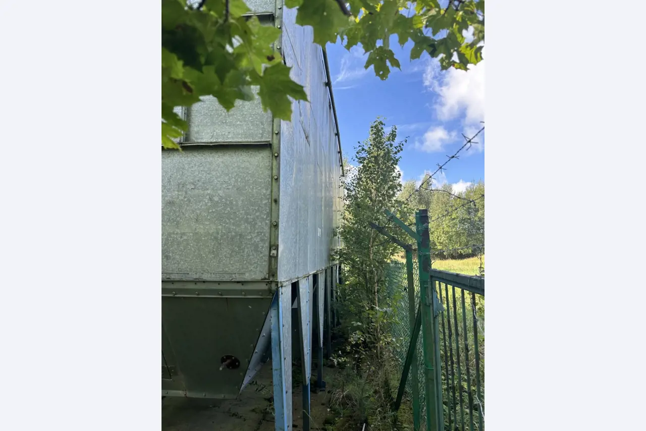 well maintained machines for wood processing-7