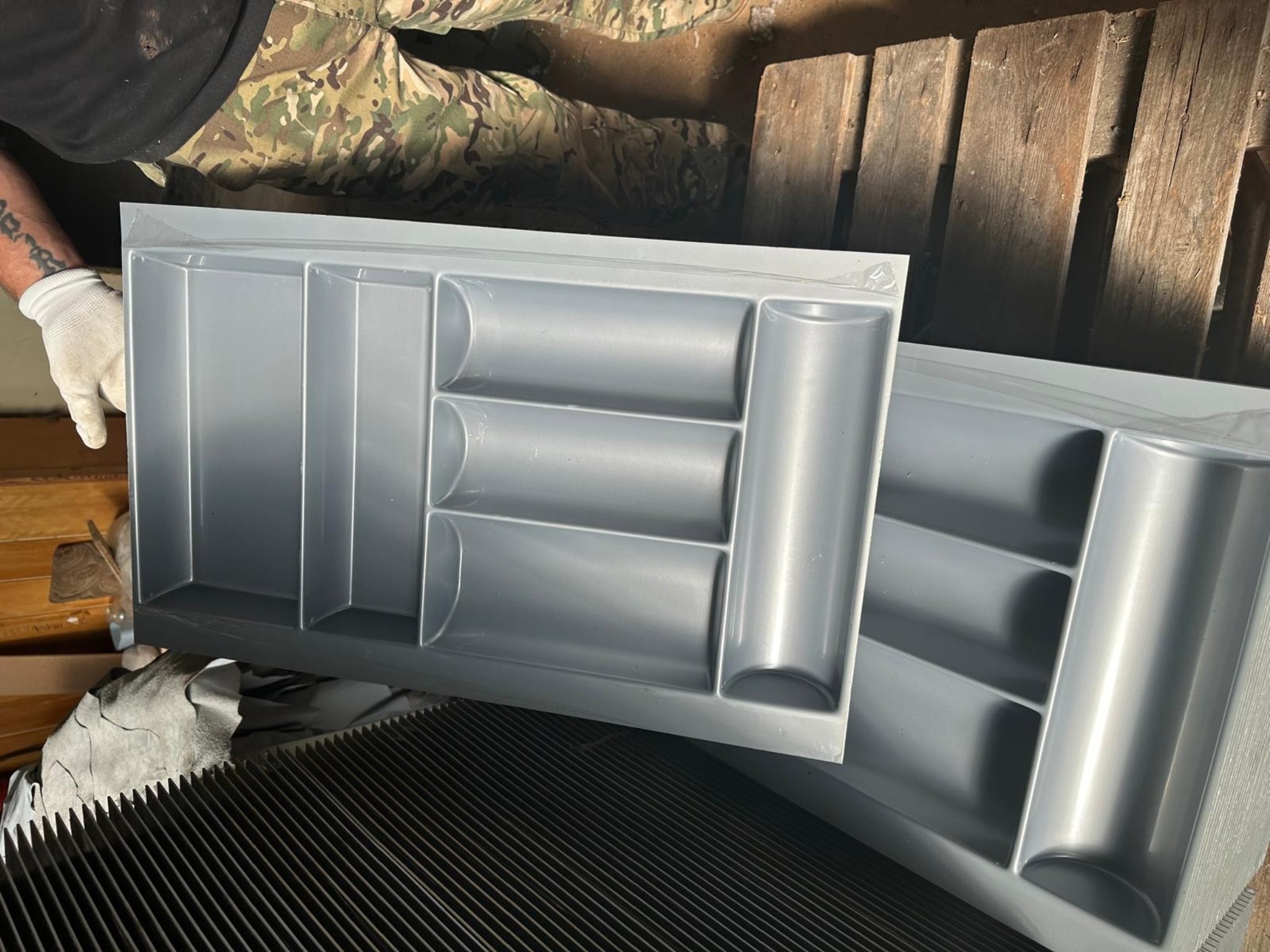 well maintained machines for wood processing-1