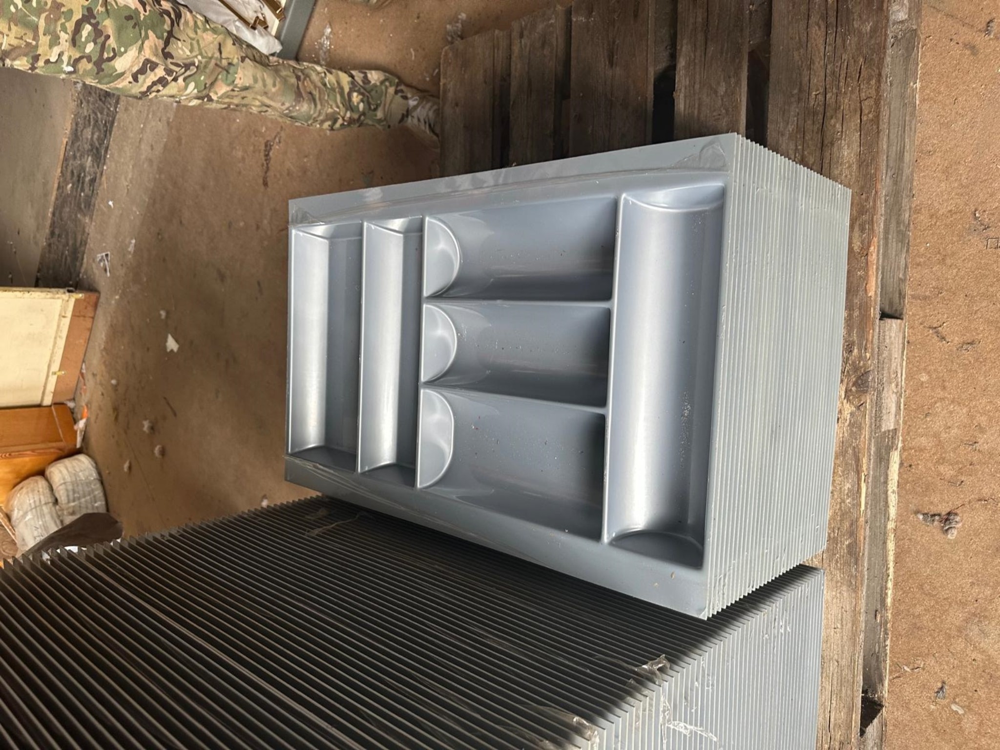 well maintained machines for wood processing-2