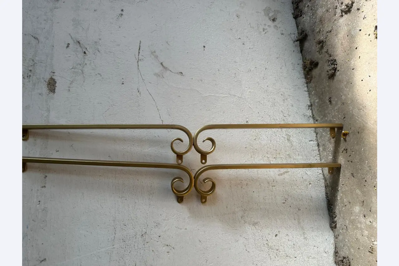 dobro vzdrževani stroji za obdelavo lesa.-2