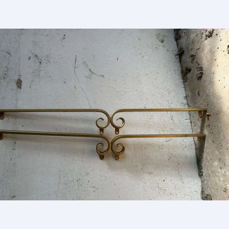 dobro vzdrževani stroji za obdelavo lesa.-2