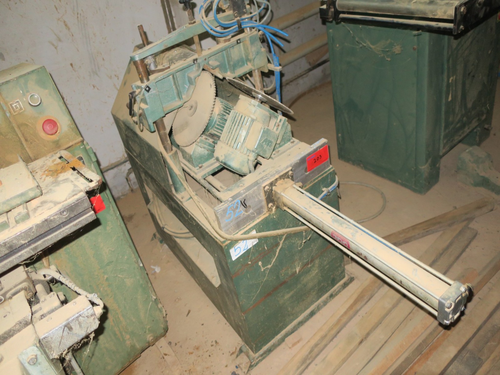 well maintained machines for wood processing-3