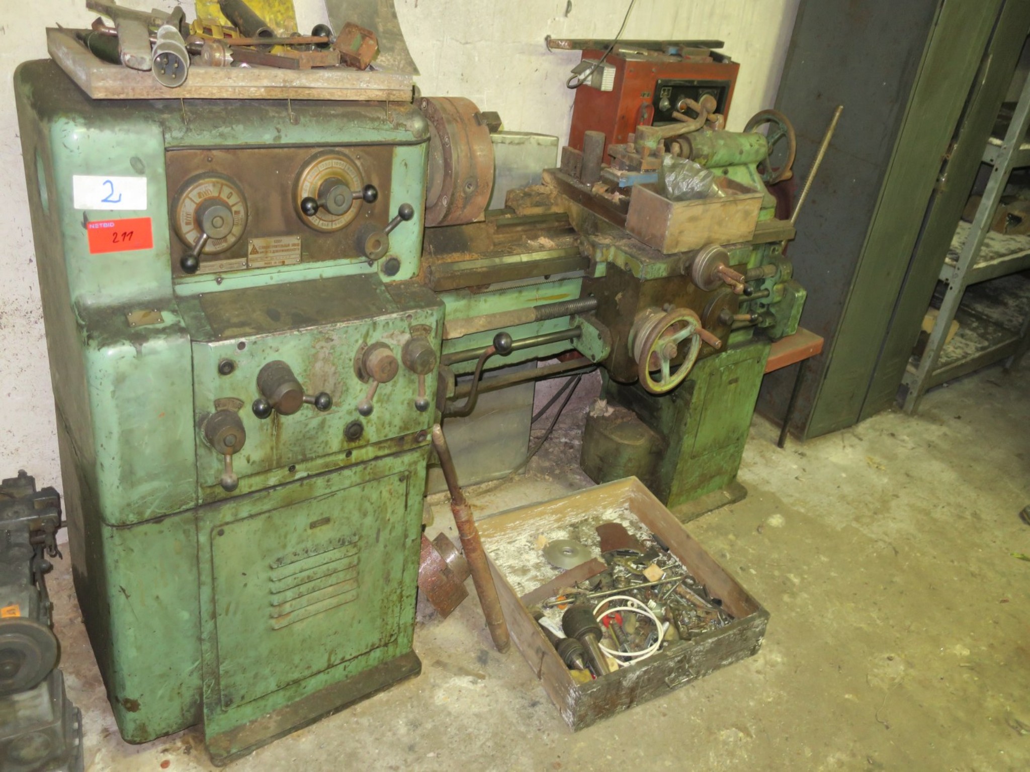 well maintained machines for wood processing-1