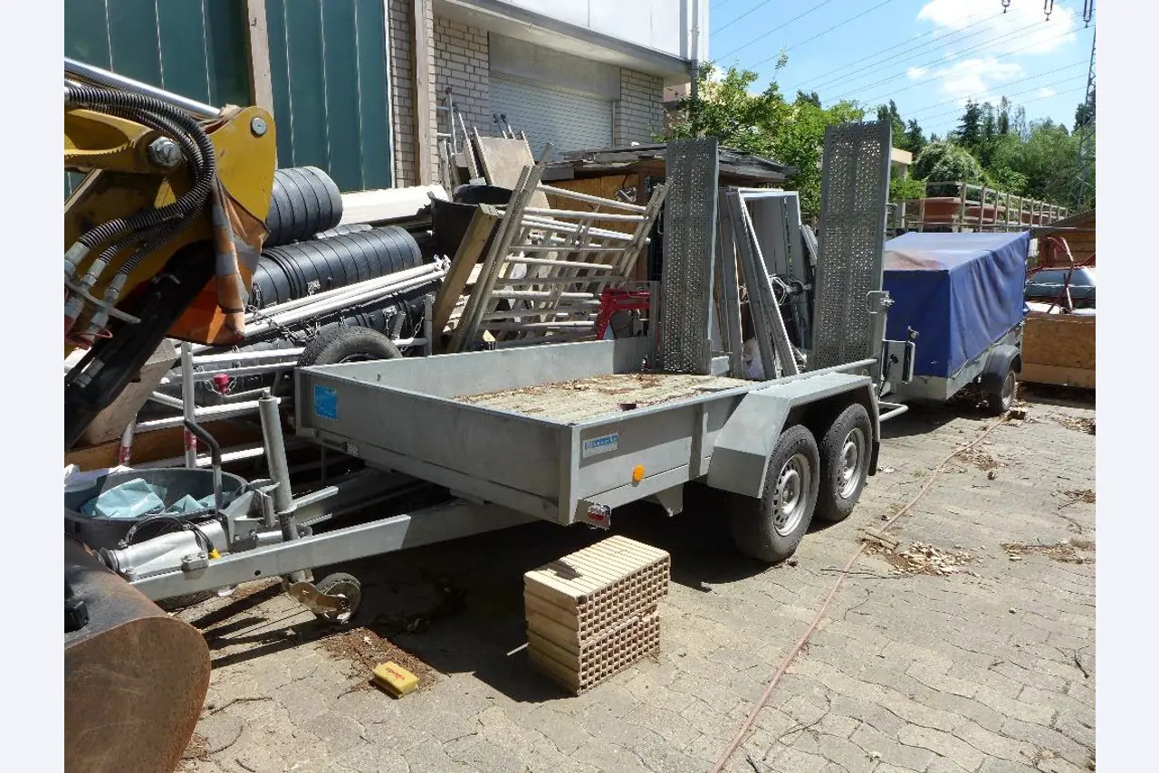 Maquinaria de construcción, herramientas de mano, coches, remolques y otros activos fijos <br-4