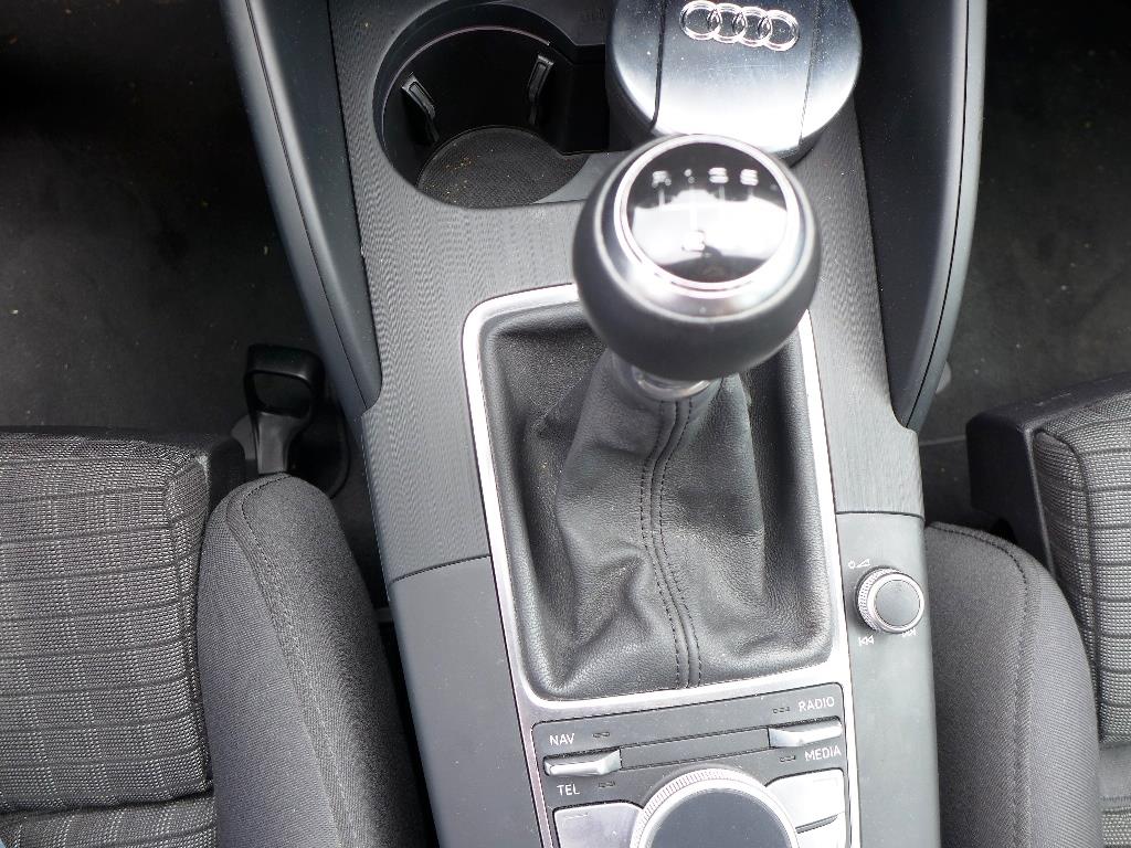 Maszyny budowlane, narzędzia ręczne, samochody, przyczepy i inne środki trwałe <br-24