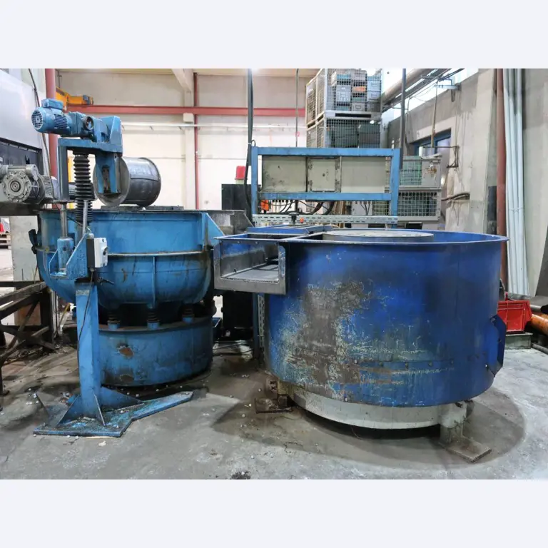 Máquinas para o processamento de chapas metálicas de espessura fina/média<br>(corte, perfuração, prensagem, dobragem)<br><font size="2">Em colaboração com a Hilco Industrial Acquisitions bv</font>-1