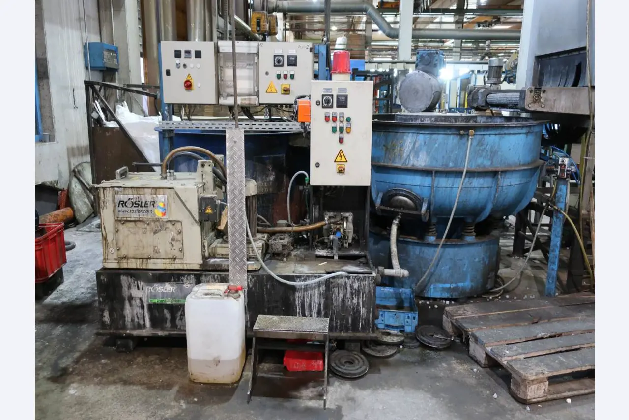 Máquinas para o processamento de chapas metálicas de espessura fina/média<br>(corte, perfuração, prensagem, dobragem)<br><font size="2">Em colaboração com a Hilco Industrial Acquisitions bv</font>-3