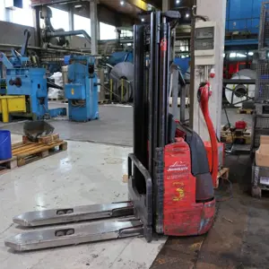 electr. pallet high-lift truck (3) Linde L12