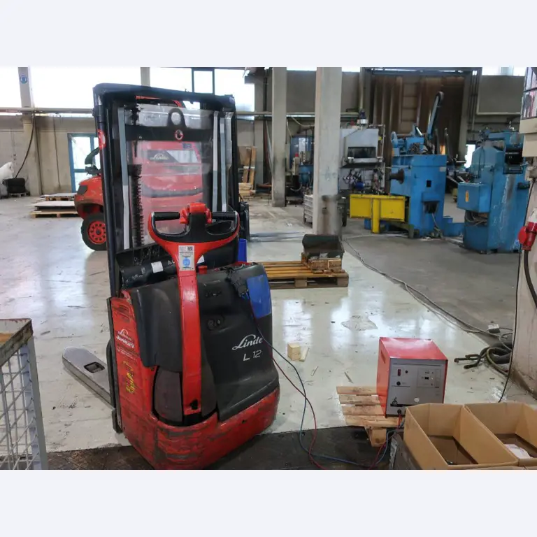 Máquinas para o processamento de chapas metálicas de espessura fina/média<br>(corte, perfuração, prensagem, dobragem)<br><font size="2">Em colaboração com a Hilco Industrial Acquisitions bv</font>-2
