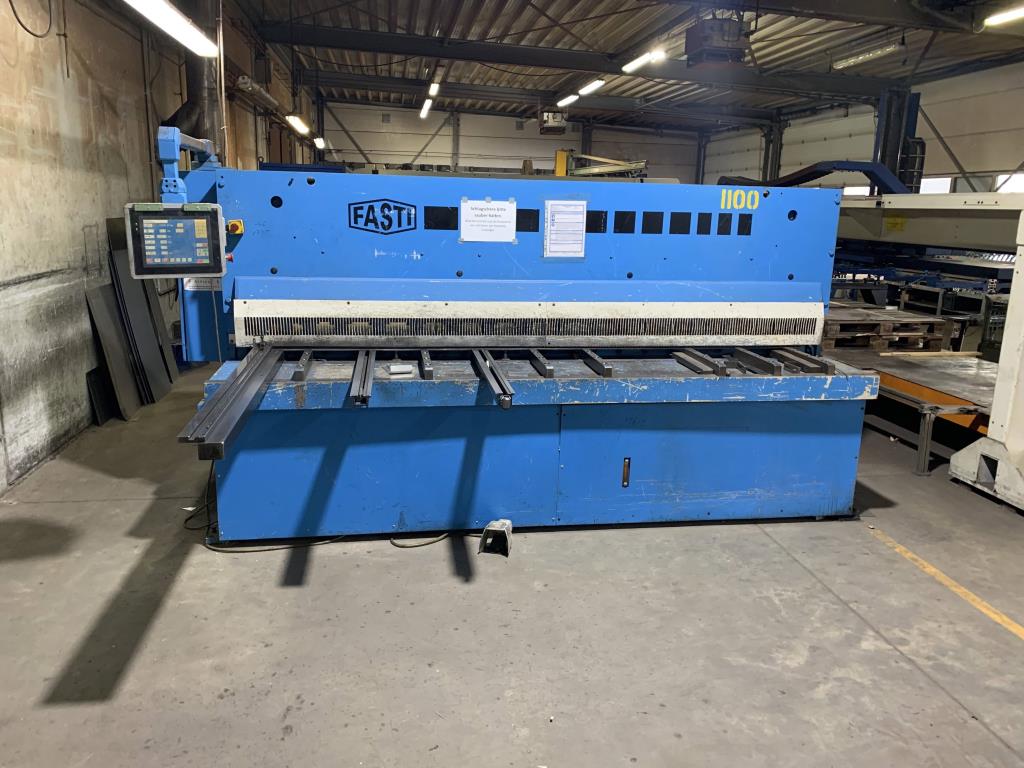 Maschinen zur Bearbeitung von dünnen/mittelstarken Blechen<br>(Schneiden, Stanzen, Pressen, Biegen)<br><font size="2">In Zusammenarbeit m. Hilco Industrial Acquisitions bv</font>-1