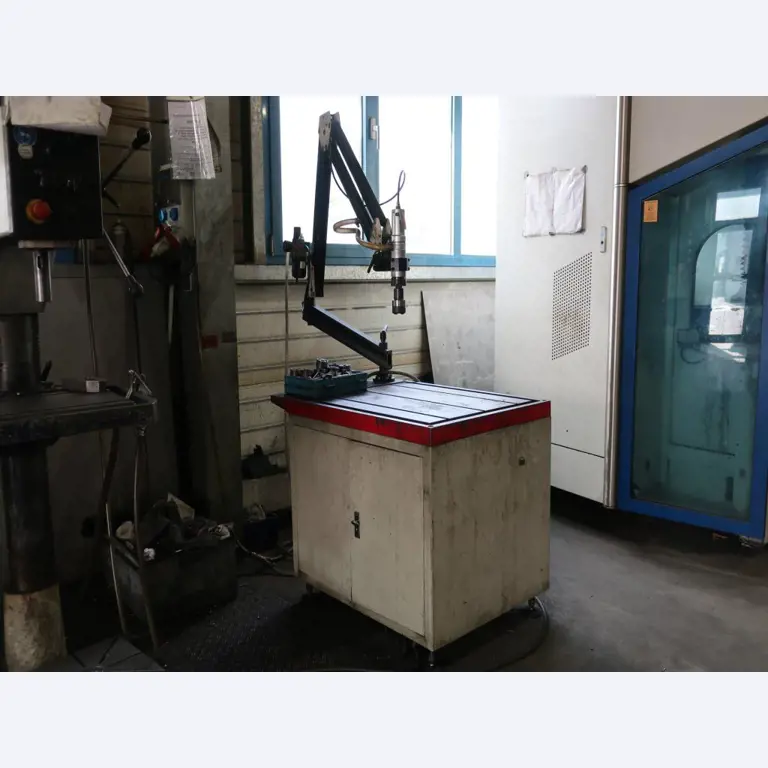 Máquinas para o processamento de chapas metálicas de espessura fina/média<br>(corte, perfuração, prensagem, dobragem)<br><font size="2">Em colaboração com a Hilco Industrial Acquisitions bv</font>-2