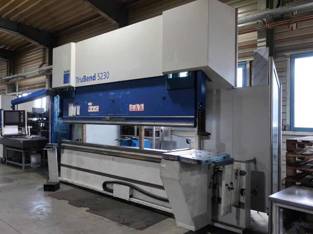 Machines for processing thin/medium thick sheet metal<br> (cutting, punching, pressing, bending)<br><font size="2">In collaboration with Hilco Industrial Acquisitions bv<br></font>-12