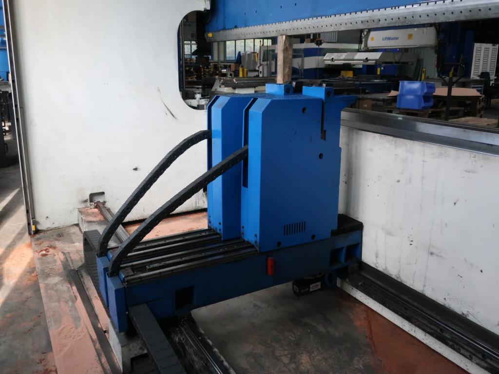 Machines for processing thin/medium thick sheet metal<br> (cutting, punching, pressing, bending)<br><font size="2">In collaboration with Hilco Industrial Acquisitions bv<br></font>-19