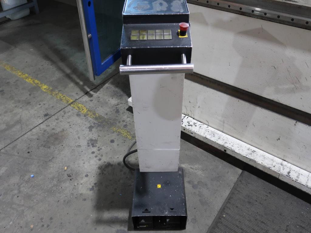 Machines for processing thin/medium thick sheet metal<br> (cutting, punching, pressing, bending)<br><font size="2">In collaboration with Hilco Industrial Acquisitions bv<br></font>-6