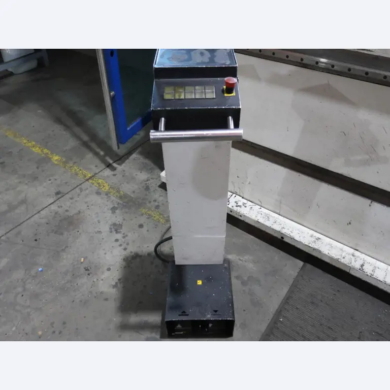 Máquinas para o processamento de chapas metálicas de espessura fina/média<br>(corte, perfuração, prensagem, dobragem)<br><font size="2">Em colaboração com a Hilco Industrial Acquisitions bv</font>-6