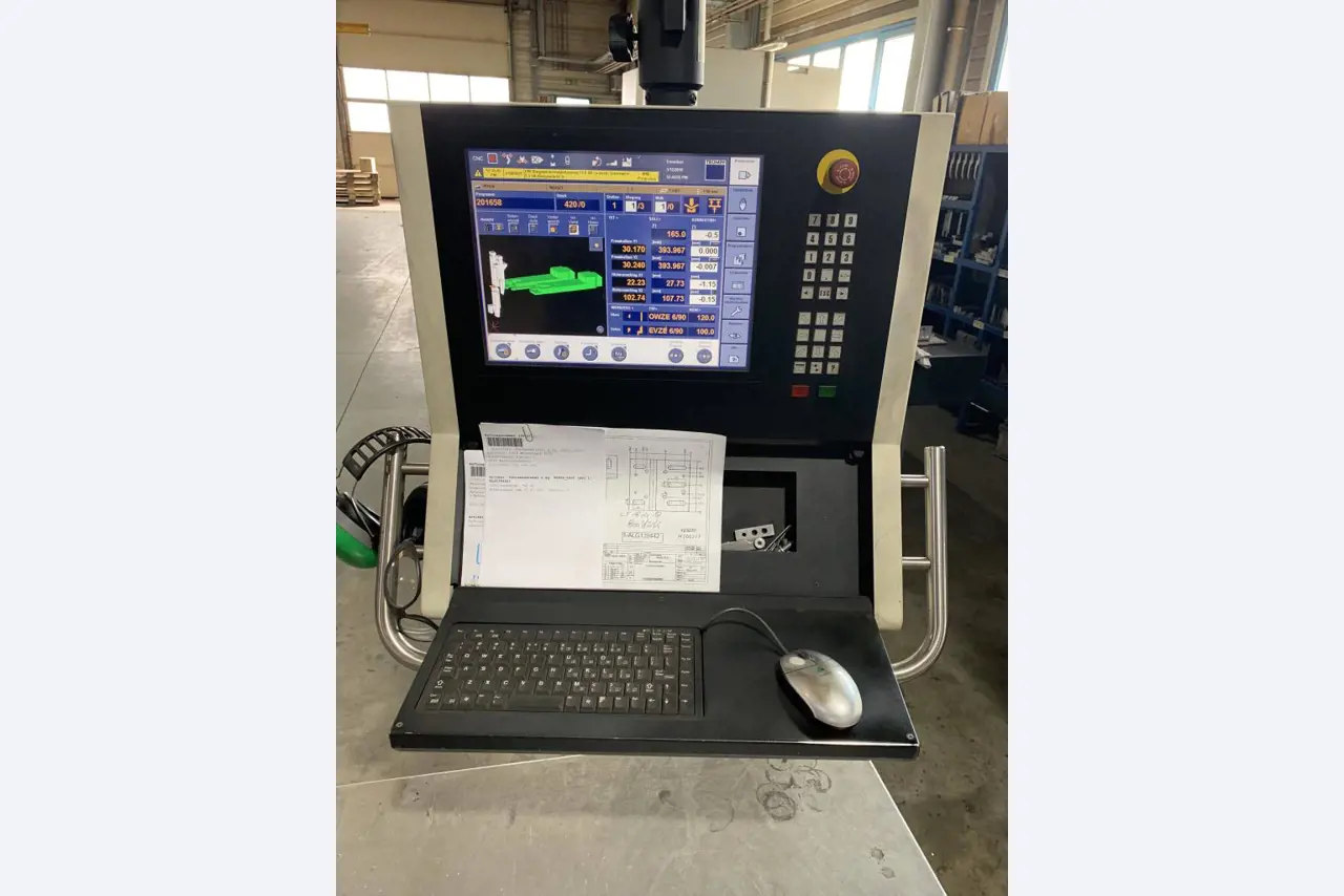 Máquinas para o processamento de chapas metálicas de espessura fina/média<br>(corte, perfuração, prensagem, dobragem)<br><font size="2">Em colaboração com a Hilco Industrial Acquisitions bv</font>-7