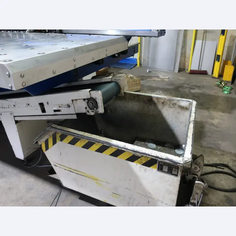 Máquinas para o processamento de chapas metálicas de espessura fina/média<br>(corte, perfuração, prensagem, dobragem)<br><font size="2">Em colaboração com a Hilco Industrial Acquisitions bv</font>-9